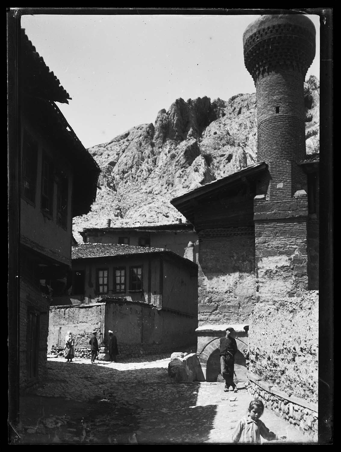 Maisons anciennes et minaret d'une mosquée non identifiée